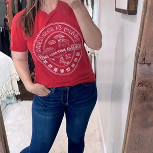 Sriracha hot chili sauce red graphic T-shirt rooster/chicken size medium